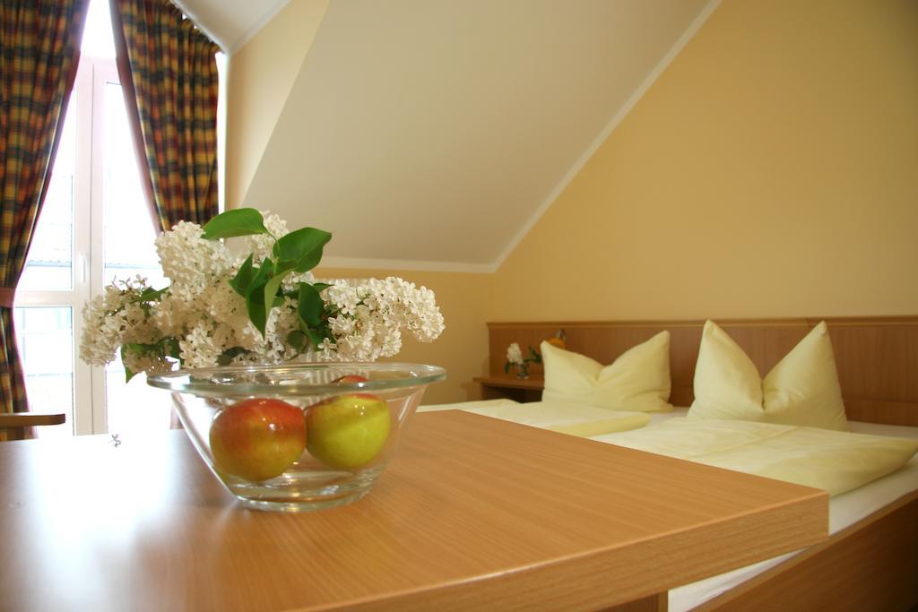 Hotel-Gasthof Eberherr Forstinning Номер фото