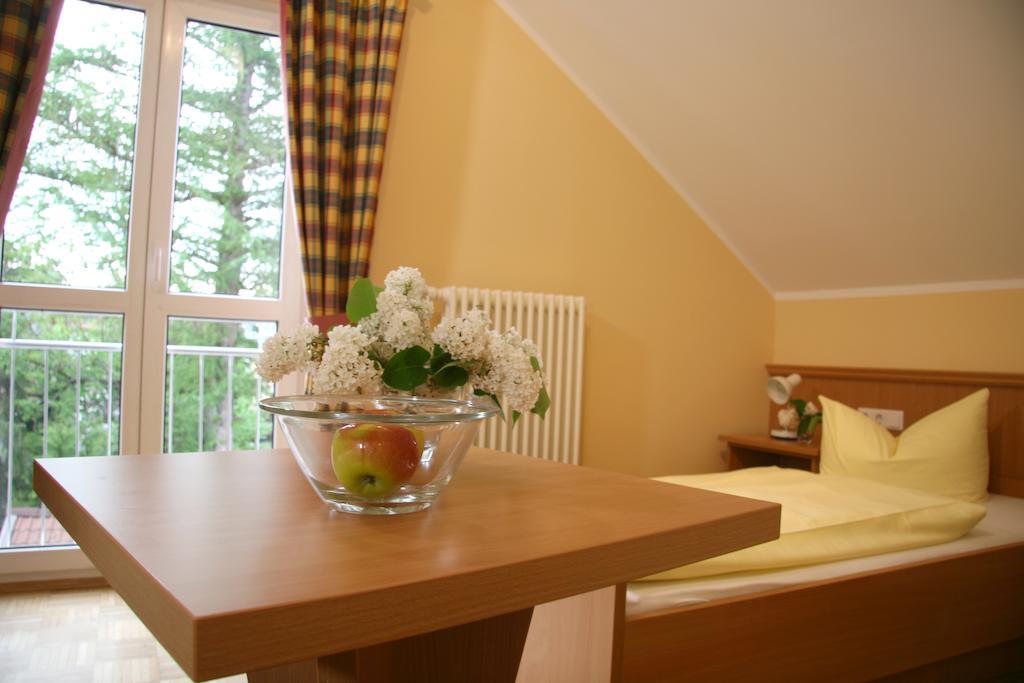 Hotel-Gasthof Eberherr Forstinning Экстерьер фото