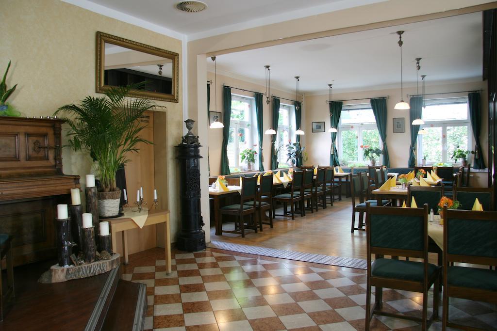 Hotel-Gasthof Eberherr Forstinning Экстерьер фото