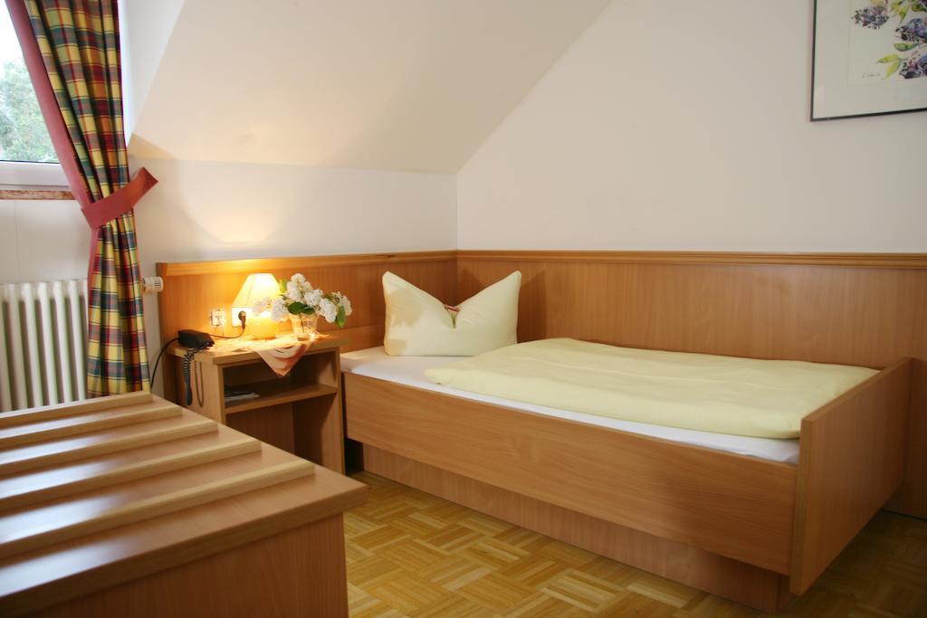Hotel-Gasthof Eberherr Forstinning Номер фото