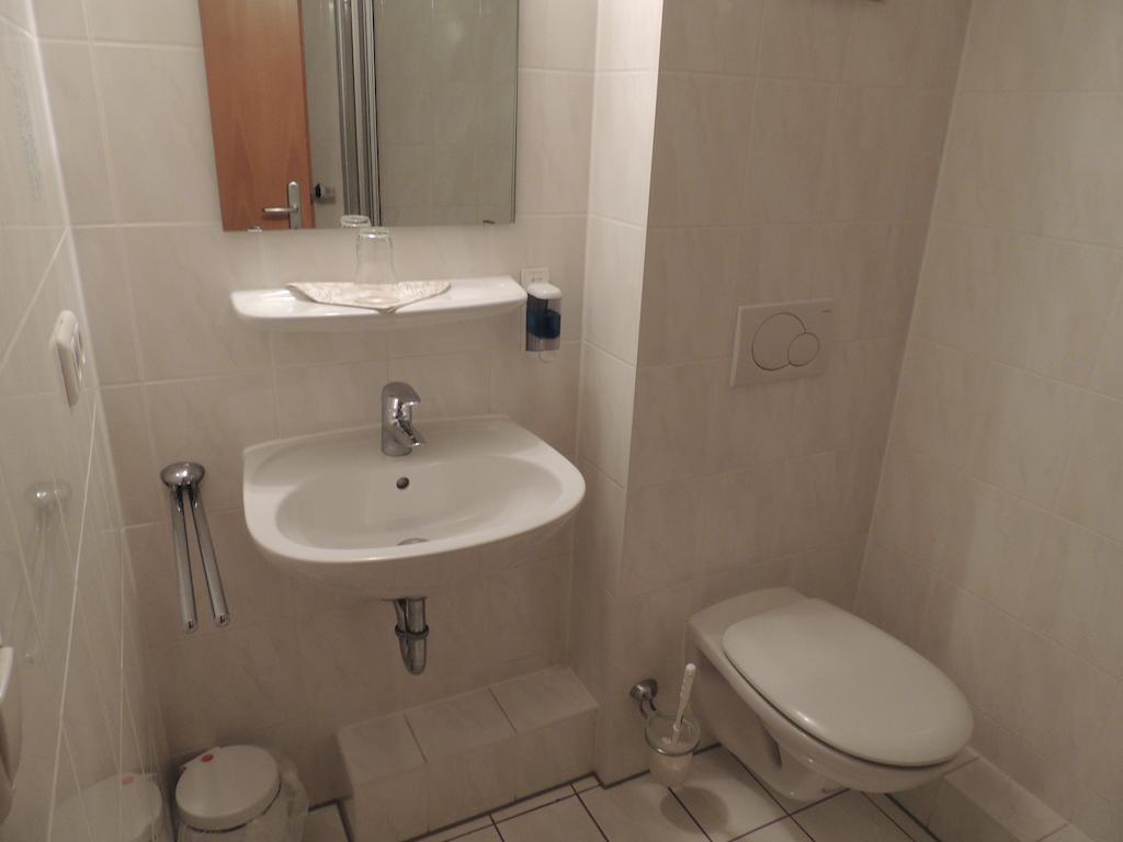 Hotel-Gasthof Eberherr Forstinning Номер фото