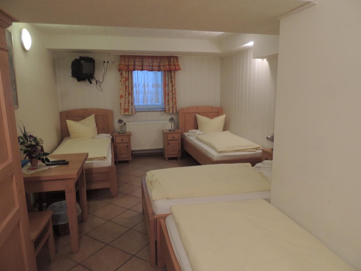 Hotel-Gasthof Eberherr Forstinning Номер фото